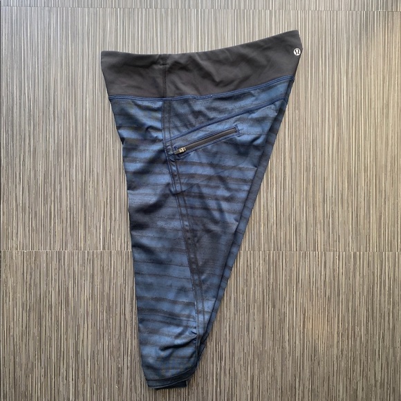 Lululemon Top Speed Crop (Good Vibes Deep Navy Black/Black) - Size 8 - Picture 5 of 11